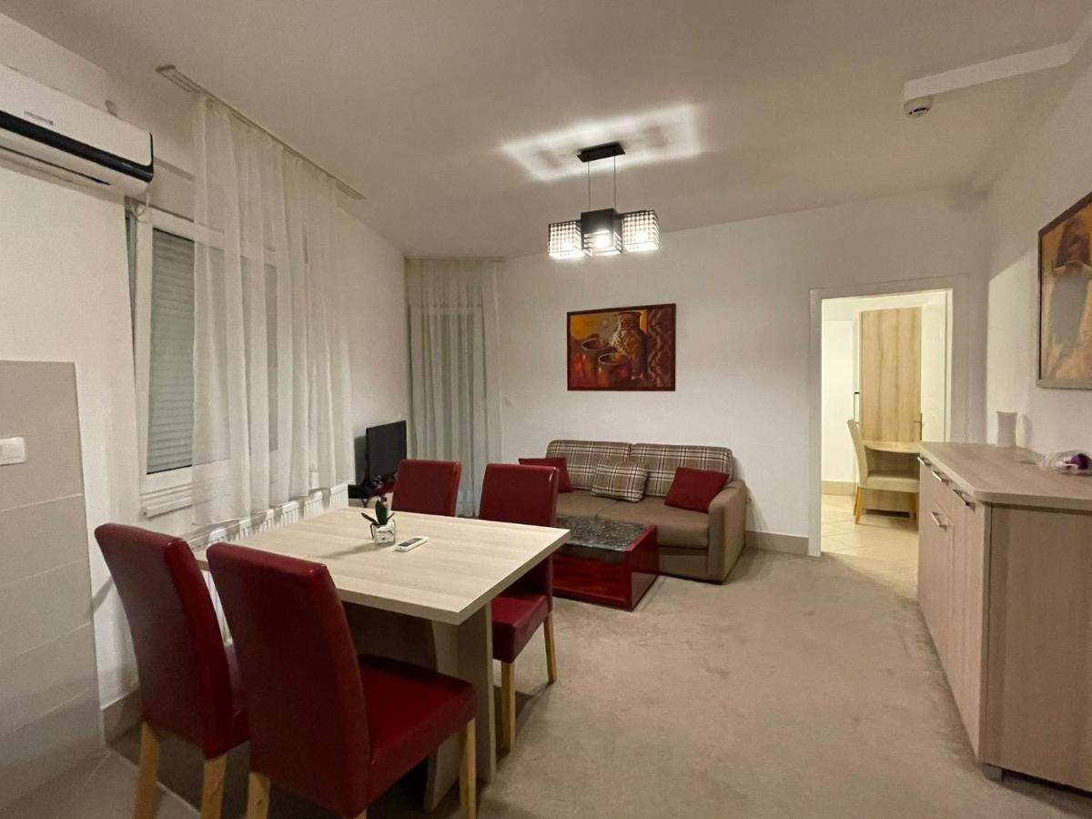 Holiday Wing Apartments Jagodina Exterior photo